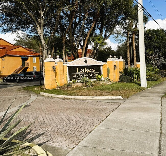 Building Photo - 10725 Cleary Blvd