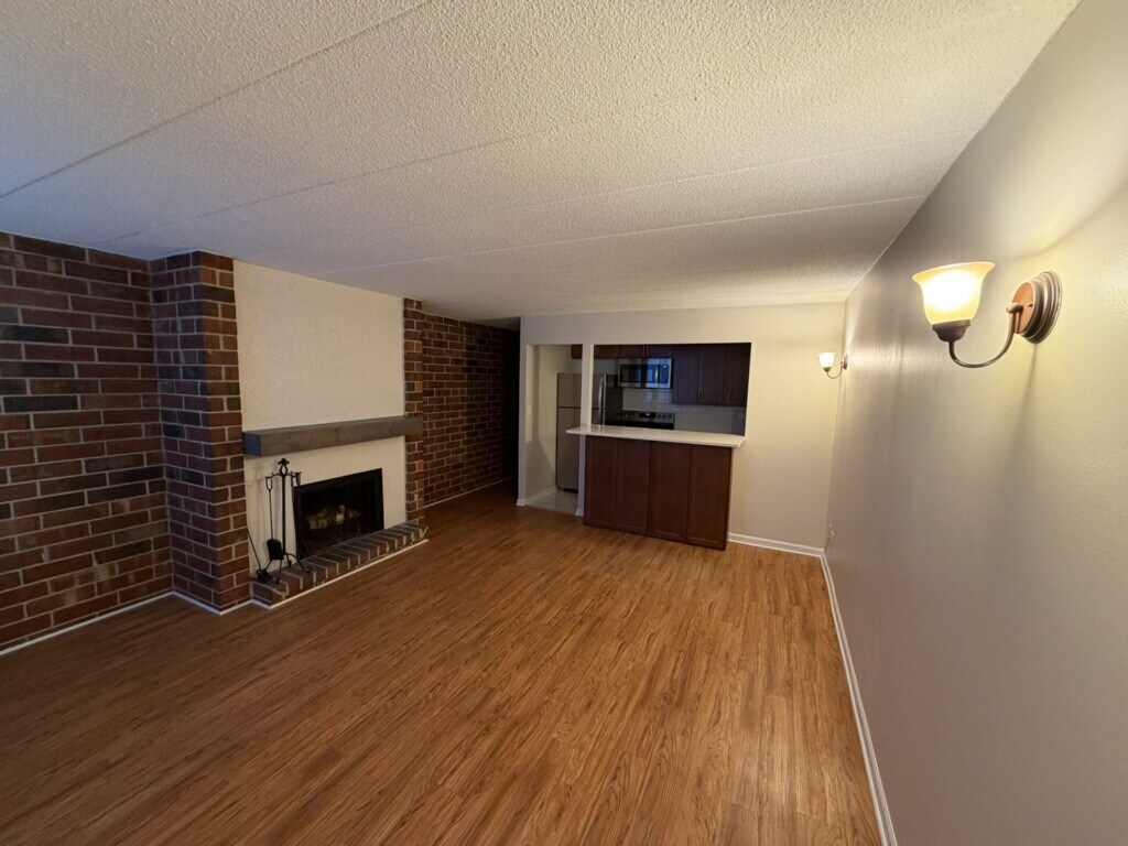 Building Photo - 2235 N Halsted St