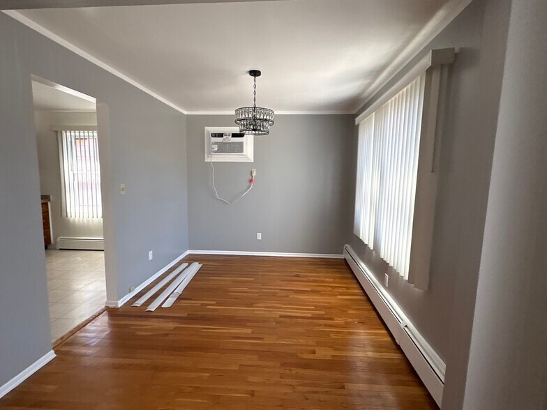 Building Photo - 424 Dewitt St