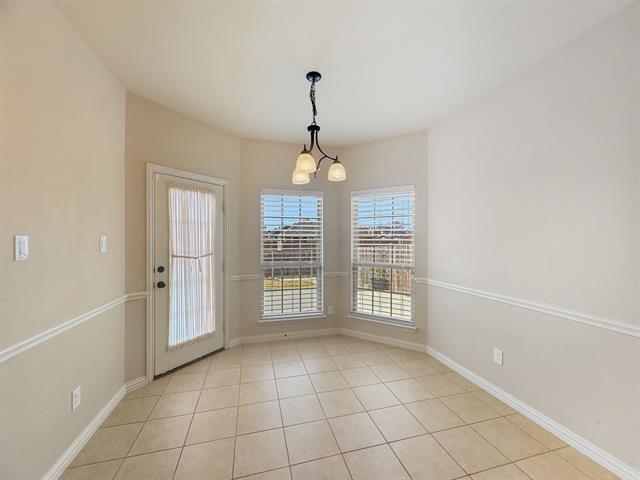 Building Photo - 9433 Chuparosa Dr