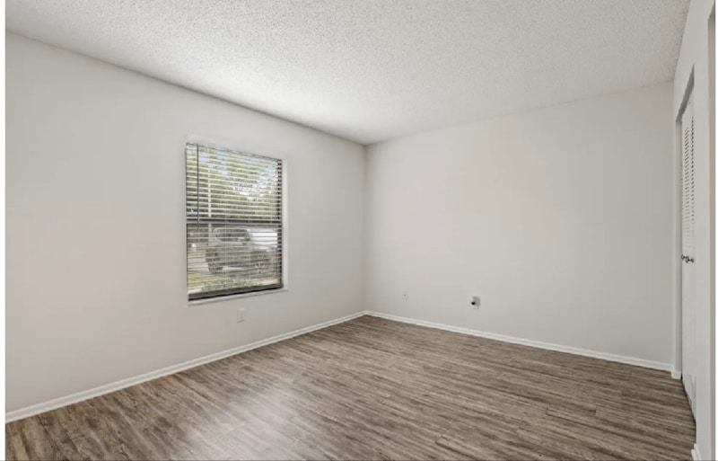 Building Photo - 2550 W Bird St