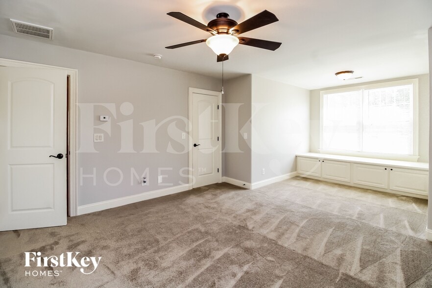 Building Photo - 1304 Westminster Dr