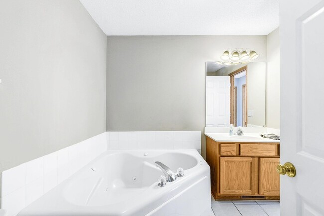 Building Photo - 10514 8th Ave N