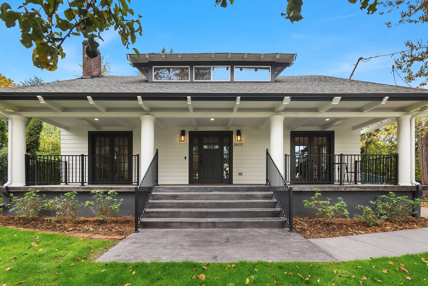 Building Photo - 10425 Des Moines Memorial Dr S