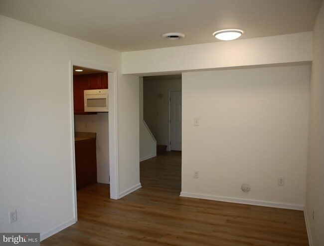 Building Photo - 1007 Kent Ave