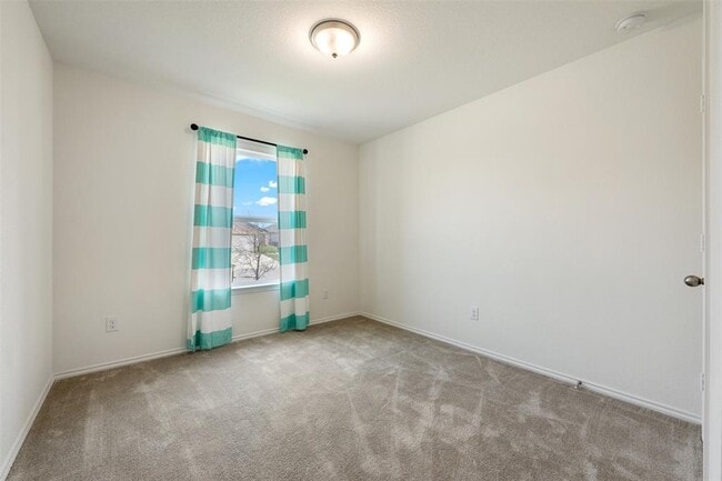 Building Photo - 704 Bailey Park Dr