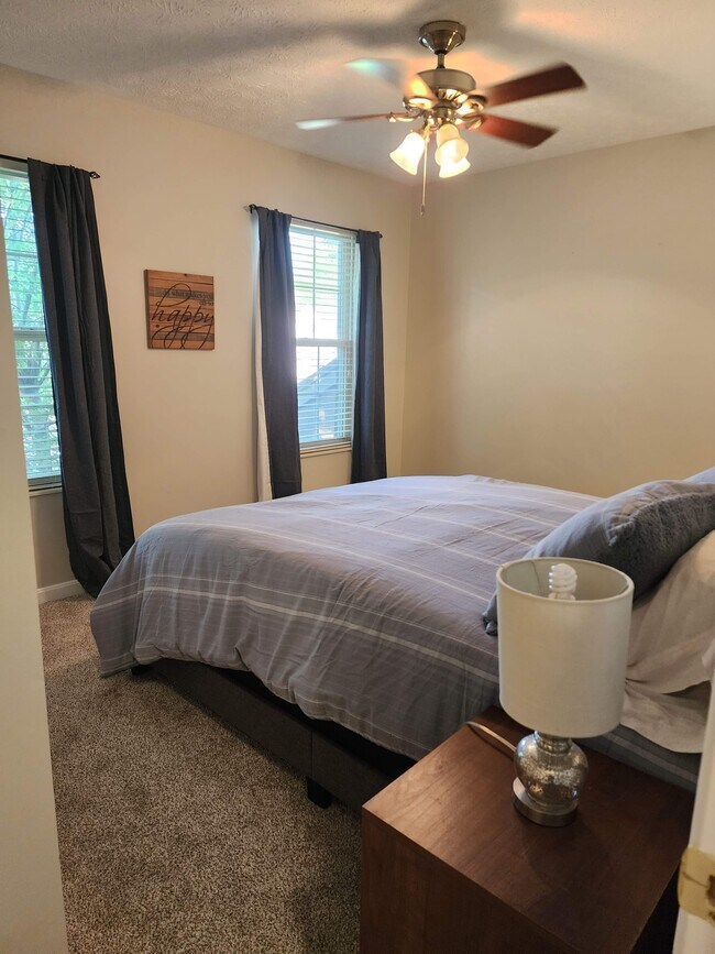 Building Photo - 1146 Deercreek Dr