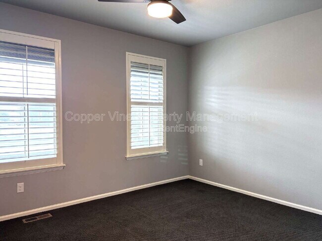 Building Photo - 16976 W 85th Ln
