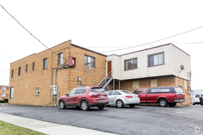 Building Photo - 4320-4322 Ridge Rd