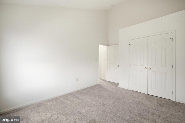 Building Photo - 44094 Saxony Terrace