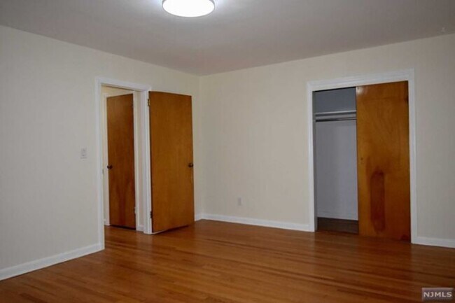 Building Photo - 356 Slocum Way