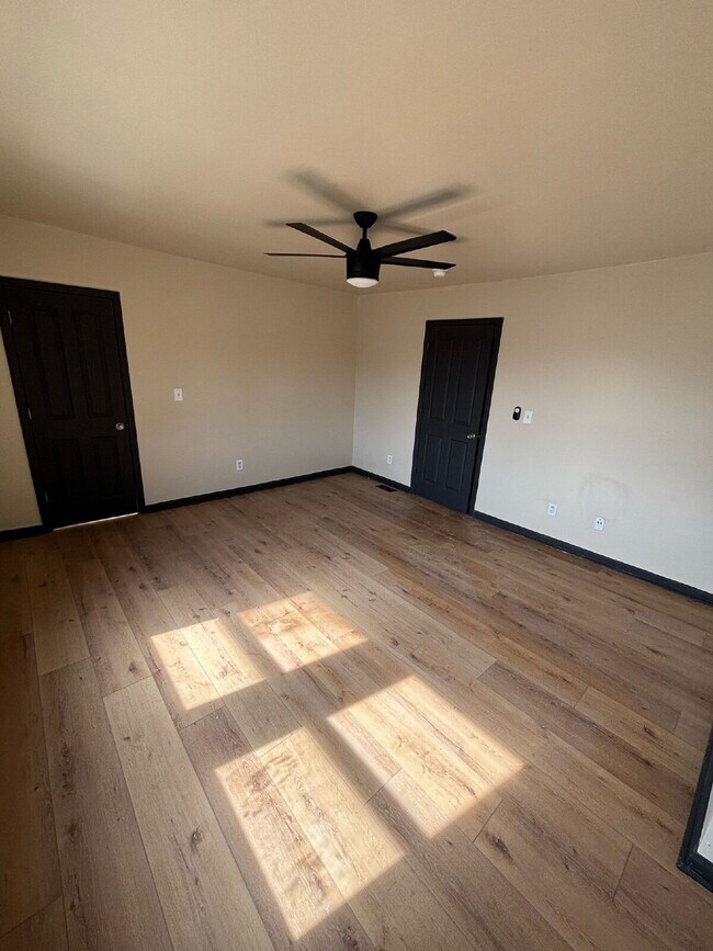 Building Photo - For Rent: Renovated 2-Story Townhouse in M...