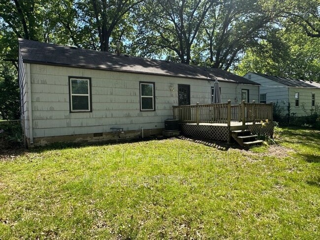Building Photo - 4828 W 62nd Terrace
