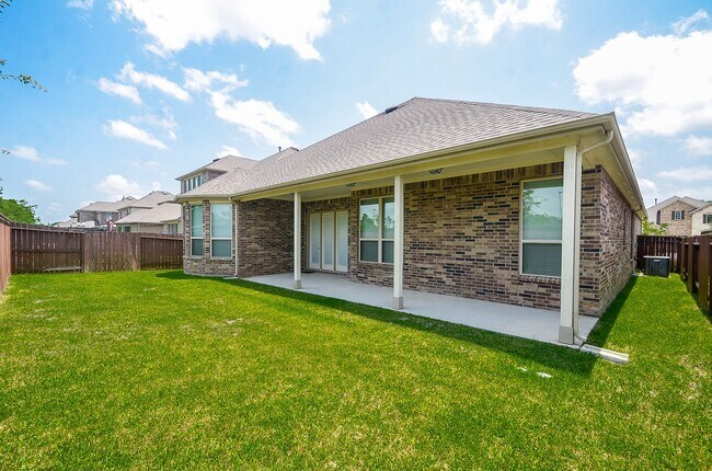 Building Photo - 25122 Sundance Park Ln