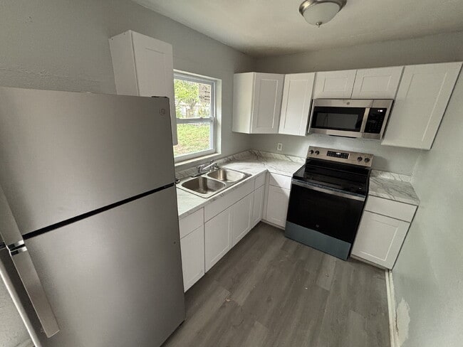 Building Photo - Newly Remodeled 4BR Home in Lake Wales – Prime Location!