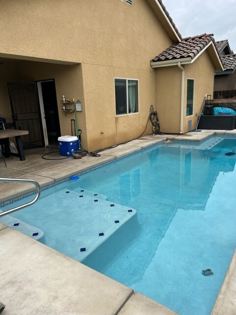 Building Photo - 647 Ficklin Dr