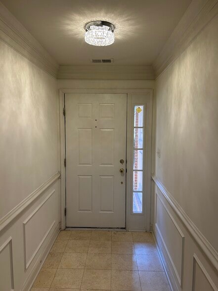 Building Photo - 1719 22nd Ct N