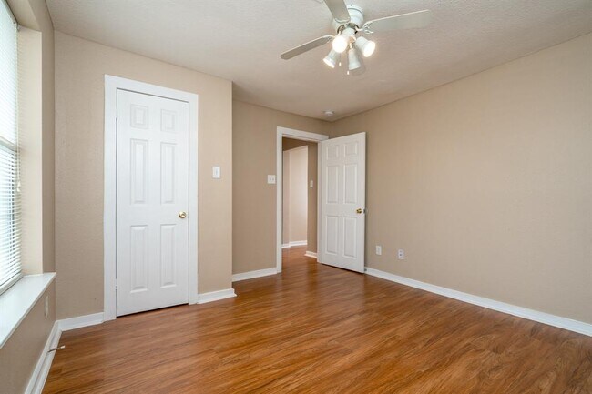 Building Photo - 3121 Isabella St