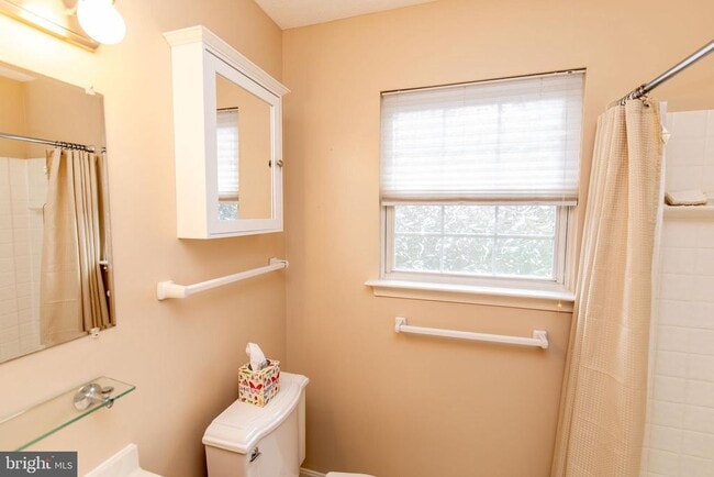 Building Photo - 2743 Rutland Rd