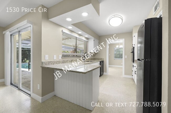 Building Photo - 1530 Price Cir