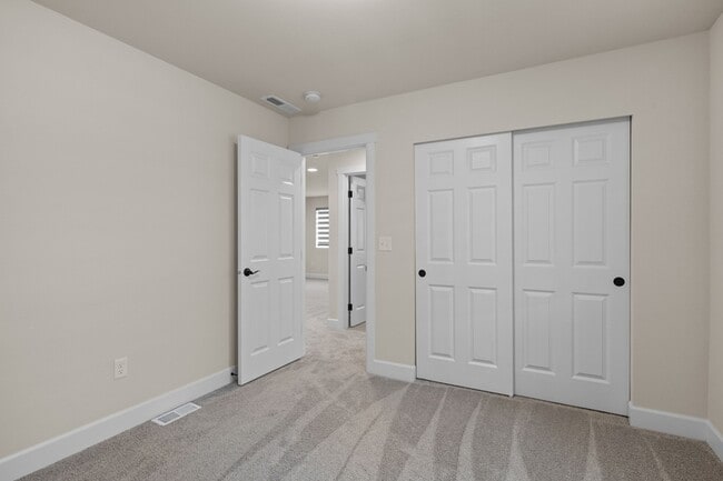 Building Photo - 5613 Farmstead Pl