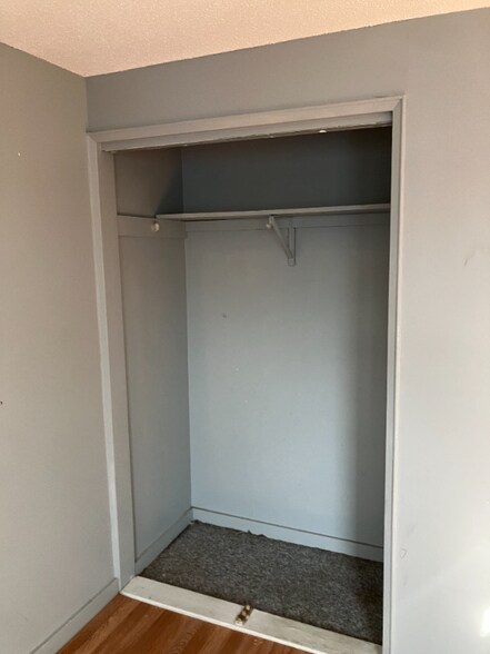 Building Photo - 928 Wethersfield Ave