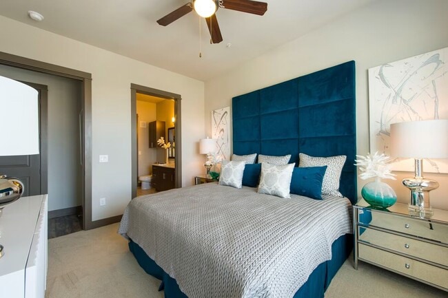 Building Photo - Live Stylish + Save $1,000