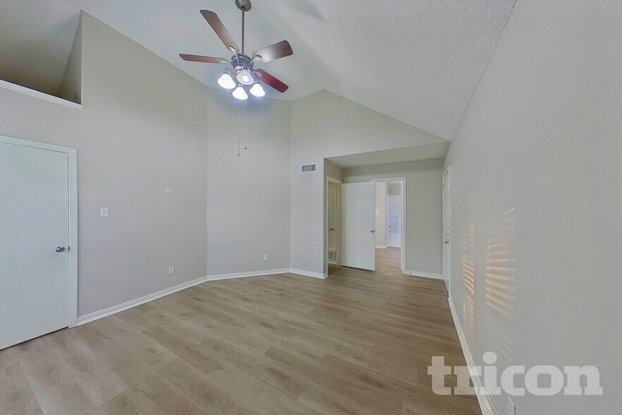 Building Photo - 2116 Stein Way