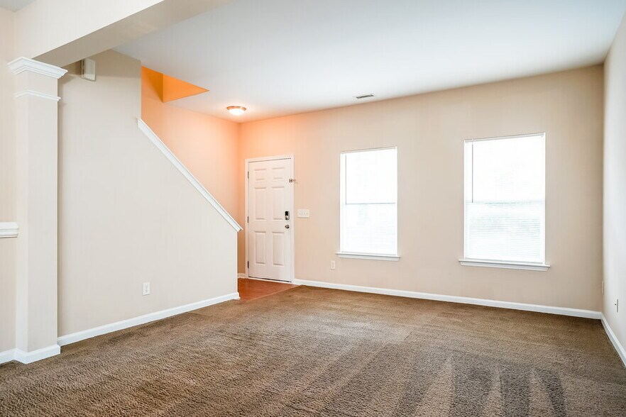 Building Photo - 3628 Pinkham Way