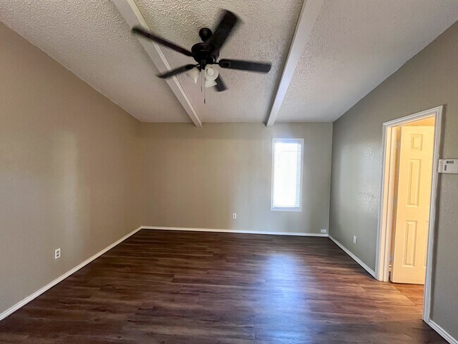 Building Photo - 5718 88th St