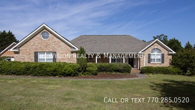 Building Photo - 28 Summerwind Dr