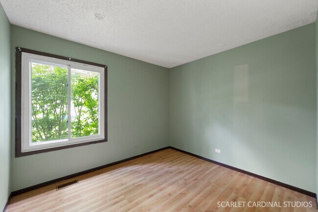 Building Photo - 2S211 Sanchez Dr