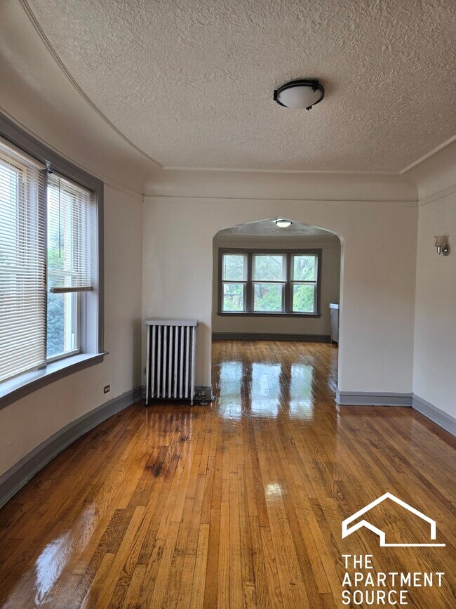 Primary Photo - 834 N Massasoit Ave