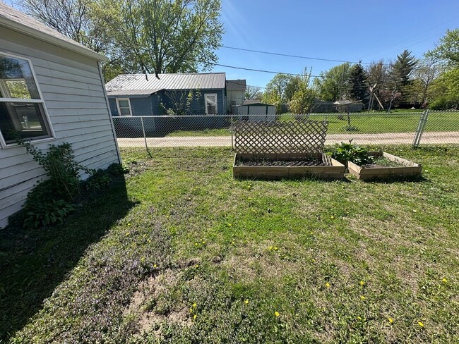 Building Photo - 2 Bedroom House in Webster City $750