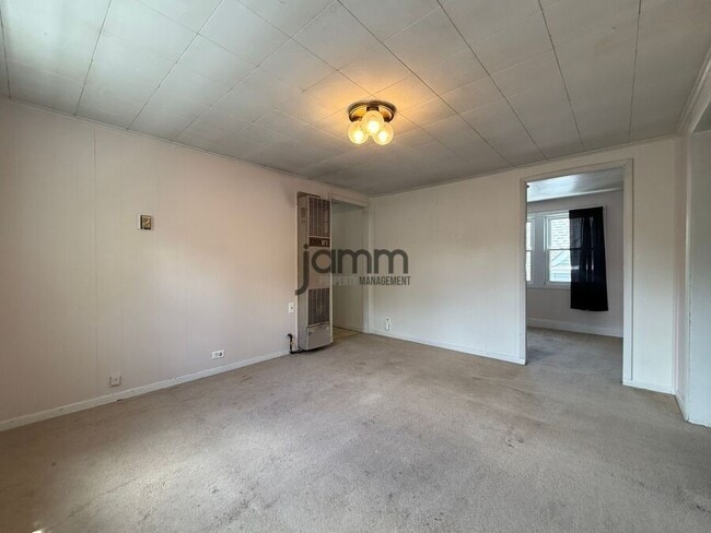 Building Photo - 1330 Cranford-Unit #3