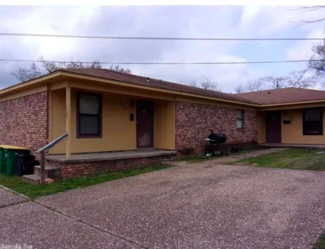 Building Photo - 1722 W 44th St