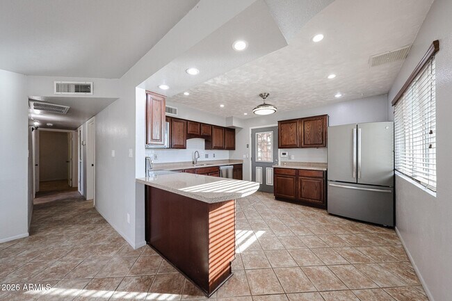 Building Photo - 93 S 95th St