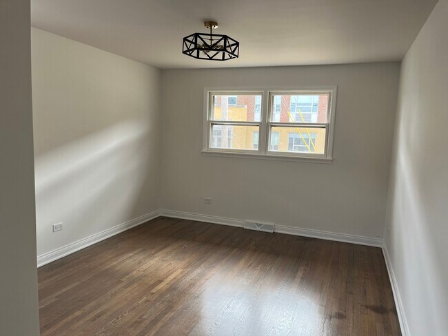 Building Photo - 903 Porter St