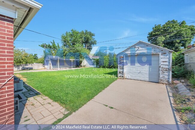 Building Photo - SUGAR HOUSE - 3 BD 1 BA Pet Friendly