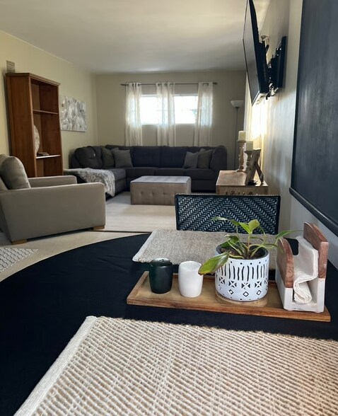 Living Room - 1529 1/2 Carmona Ave