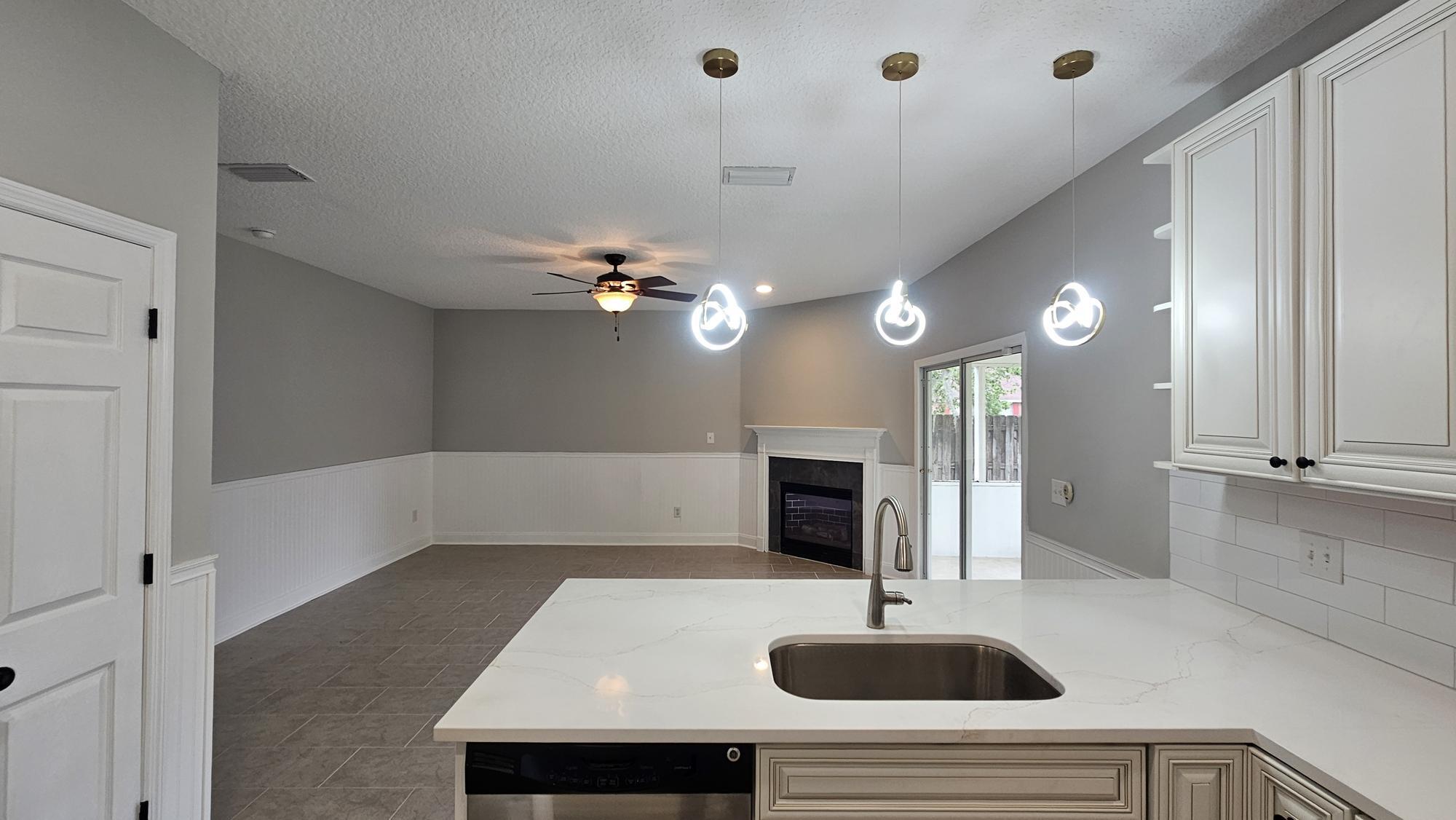 Building Photo - 13983 Summer Breeze Dr