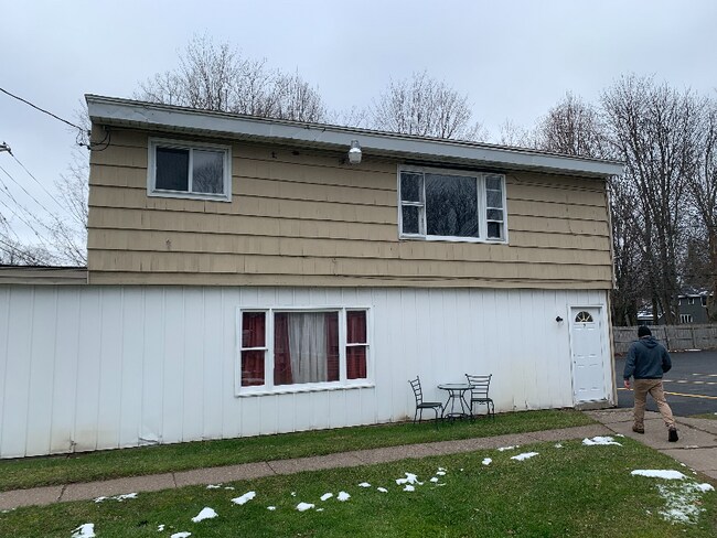 Building Photo - 5058 Bear Rd