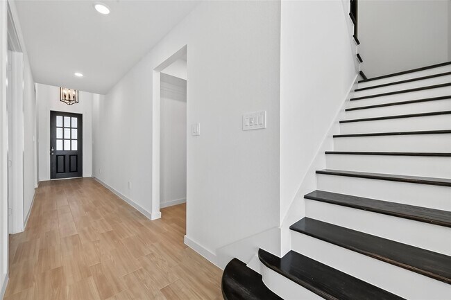 Building Photo - 3222 Kindred Wy