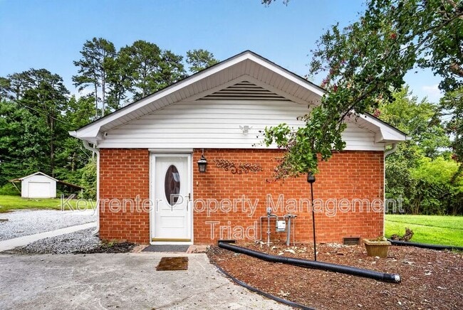 Building Photo - 5108 Lakeshore Ct