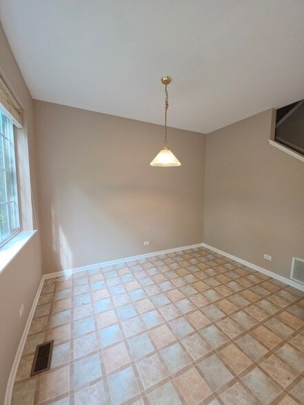 Building Photo - 369 Evergreen Cir