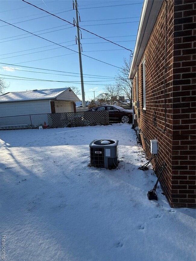 Building Photo - 15361 Payne Ct