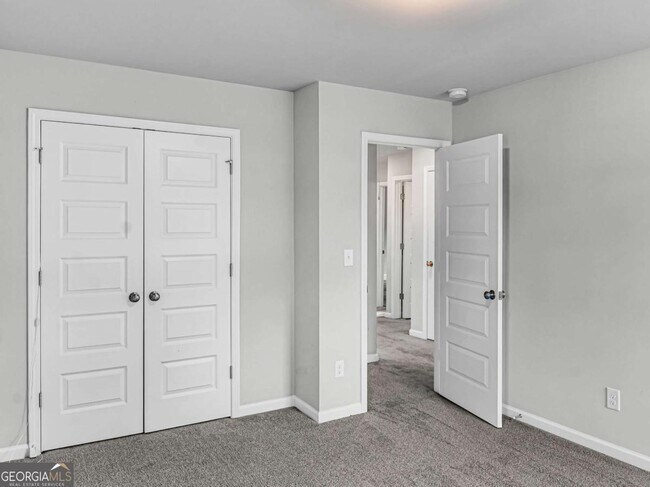 Building Photo - 2054 Maplewood Way
