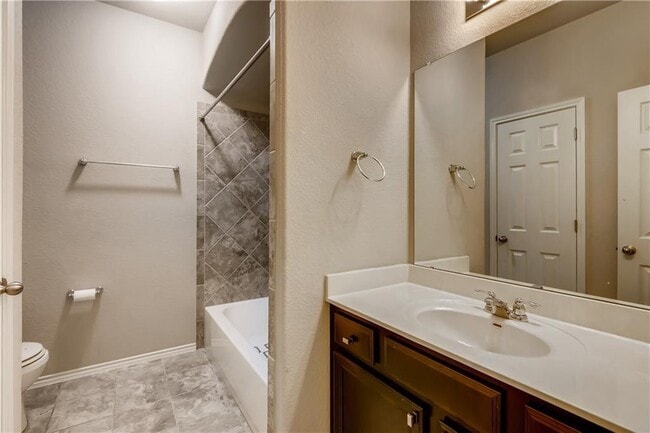 Building Photo - 625 Peregrine Way