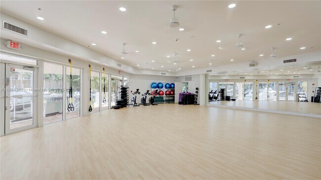Building Photo - 3370 Hidden Bay Dr
