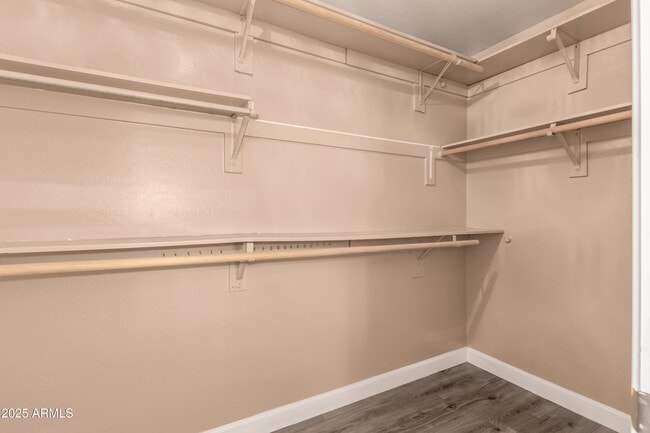 Building Photo - 11010 W Griswold Rd